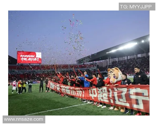 中甲激战青岛黄海迎战辽宁队全力争胜展现球队实力